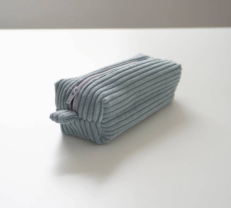 Etui Für Stifte, Mäppchen Aus Feincord Blau, Federmäppchen Schminktäschchen, Kosmetiktäschen Cord, Schlampermäppchen, Stiftetasche Etui Für Stifte, Mäppchen Aus Feincord Blau, Federmäppchen Schminktäschchen, Kosmetiktäschen Cord, Schlampermäppchen, Stiftetasche von HandmadeByDoene