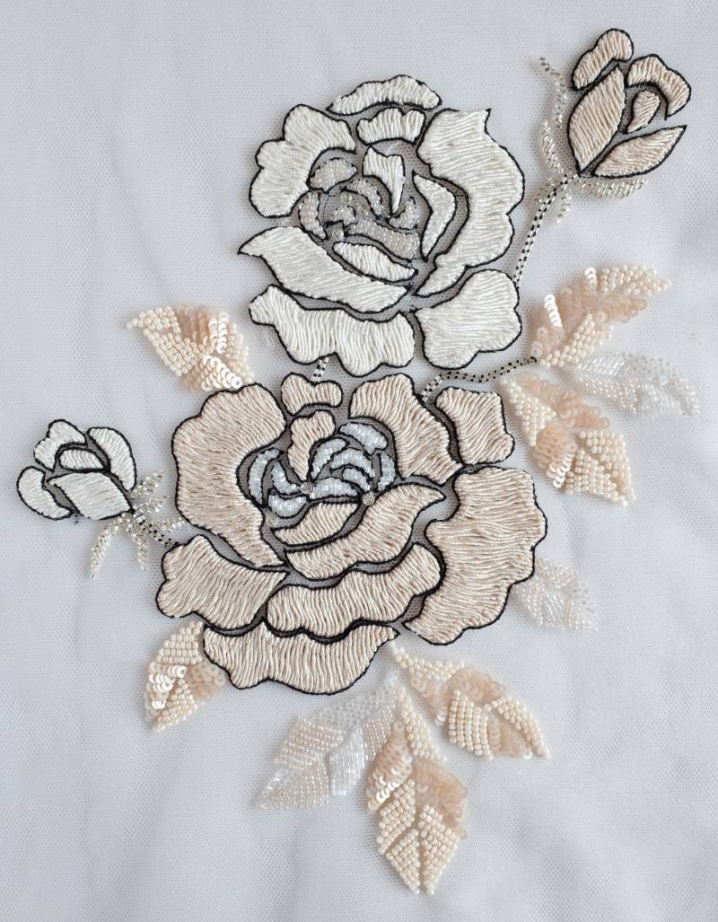 Hand Bestickt Motiv | Perlen Rose Applikation Mit Prächtigen Fadenarbeit Im Jugendstil Hand Bestickt Motiv | Perlen Rose Applikation Mit Prächtigen Fadenarbeit Im Jugendstil von HandmadeByExotica