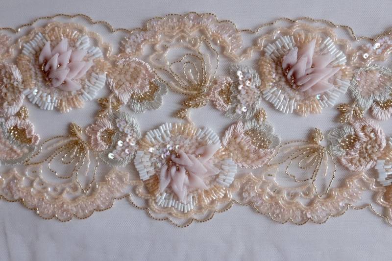 Handbestickte Borte Mit Tüll Applikation Blumen Handbestickte Borte Mit Tüll Applikation Blumen von HandmadeByExotica