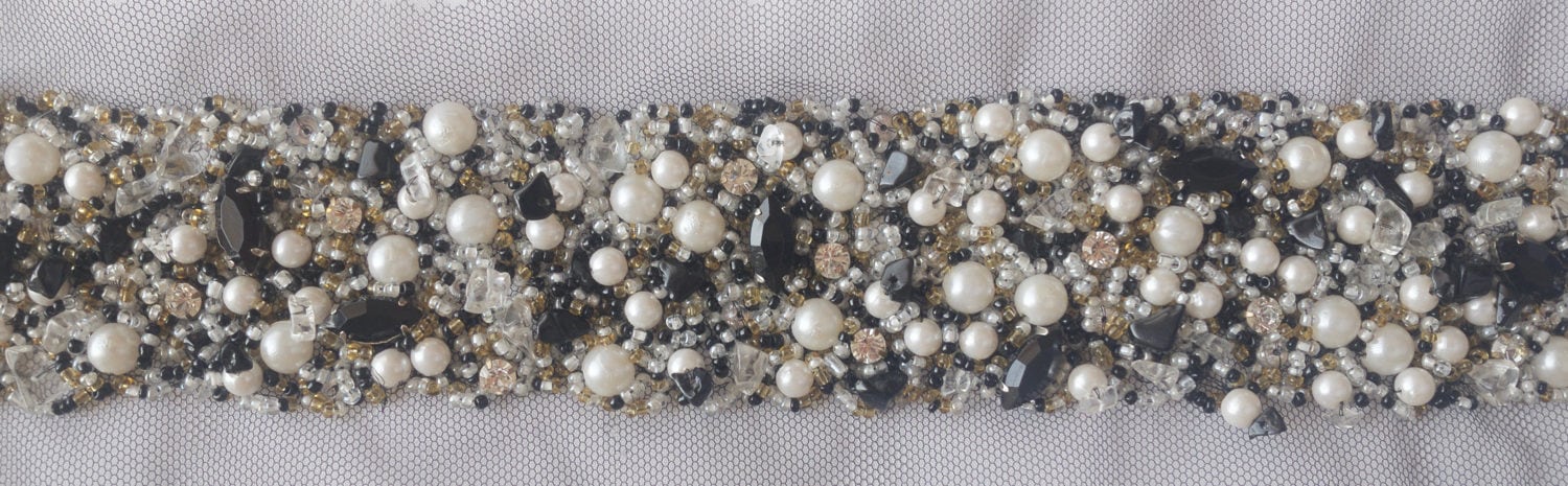 Handgefertigte Trim Mix-Stil Mit Perlen, Perlen Und Steinen Handgefertigte Trim Mix-Stil Mit Perlen, Perlen Und Steinen von HandmadeByExotica