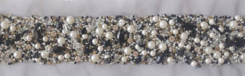 Handgefertigte Trim Mix-Stil Mit Perlen, Perlen Und Steinen Handgefertigte Trim Mix-Stil Mit Perlen, Perlen Und Steinen von HandmadeByExotica