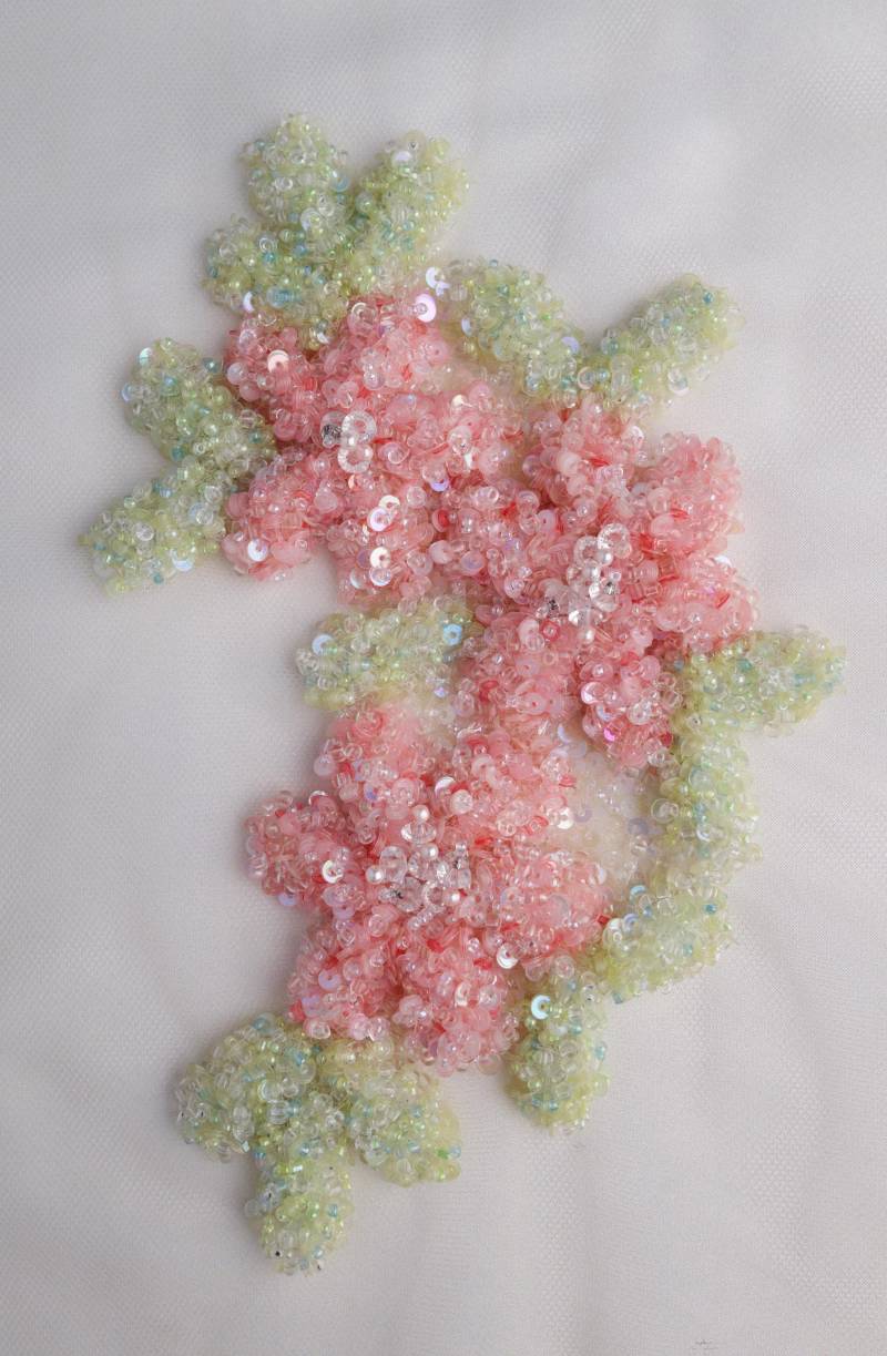 Handgefertigtes Motiv Mit Üppigen Blumen Und Blättern in Hohem Relief Handgefertigtes Motiv Mit Üppigen Blumen Und Blättern in Hohem Relief von HandmadeByExotica