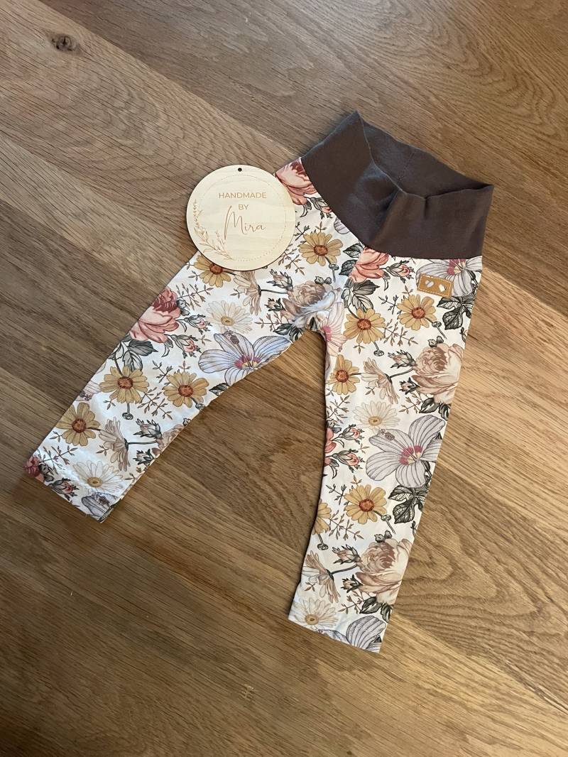 Handmade Baby Leggings Mit Bündchen Hose Jersey Geschenk Geburt Geburtstag Taufe Weihnachten Herbst Winter von HandmadeByMira2