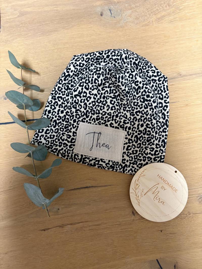 Handmade Baby Mütze Beanie Jersey Geschenk Herbst Winter Personalisiert Mit Name von HandmadeByMira2