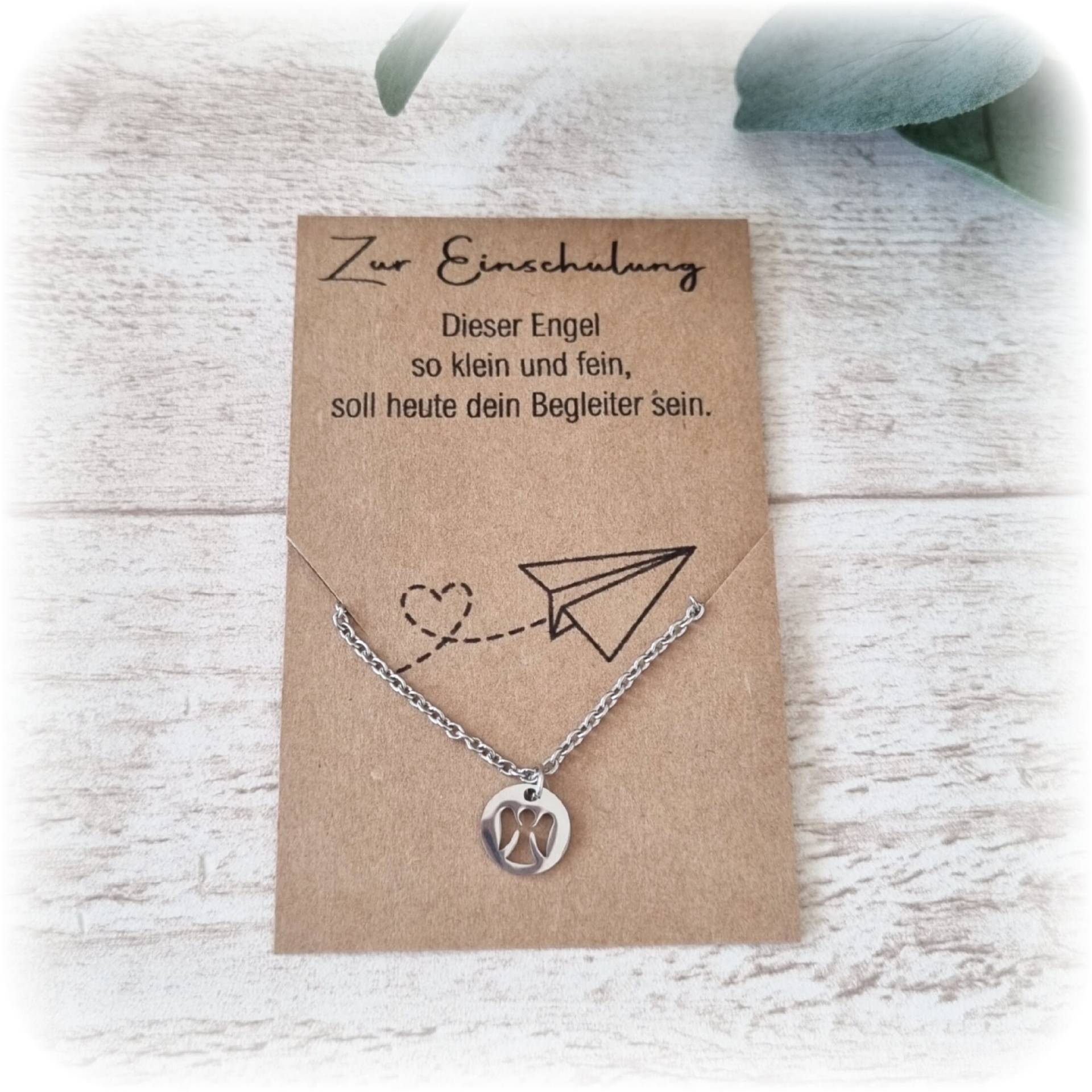Geschenk Zur Einschulung - Schutzengel Kette Mit Anhänger- Zum Schulanfang Schultüte Schuleinführung Glücksbringer Geschenk Zur Einschulung - Schutzengel Kette Mit Anhänger- Zum Schulanfang Schultüte Schuleinführung Glücksbringer von HandmadeByNancyWitte