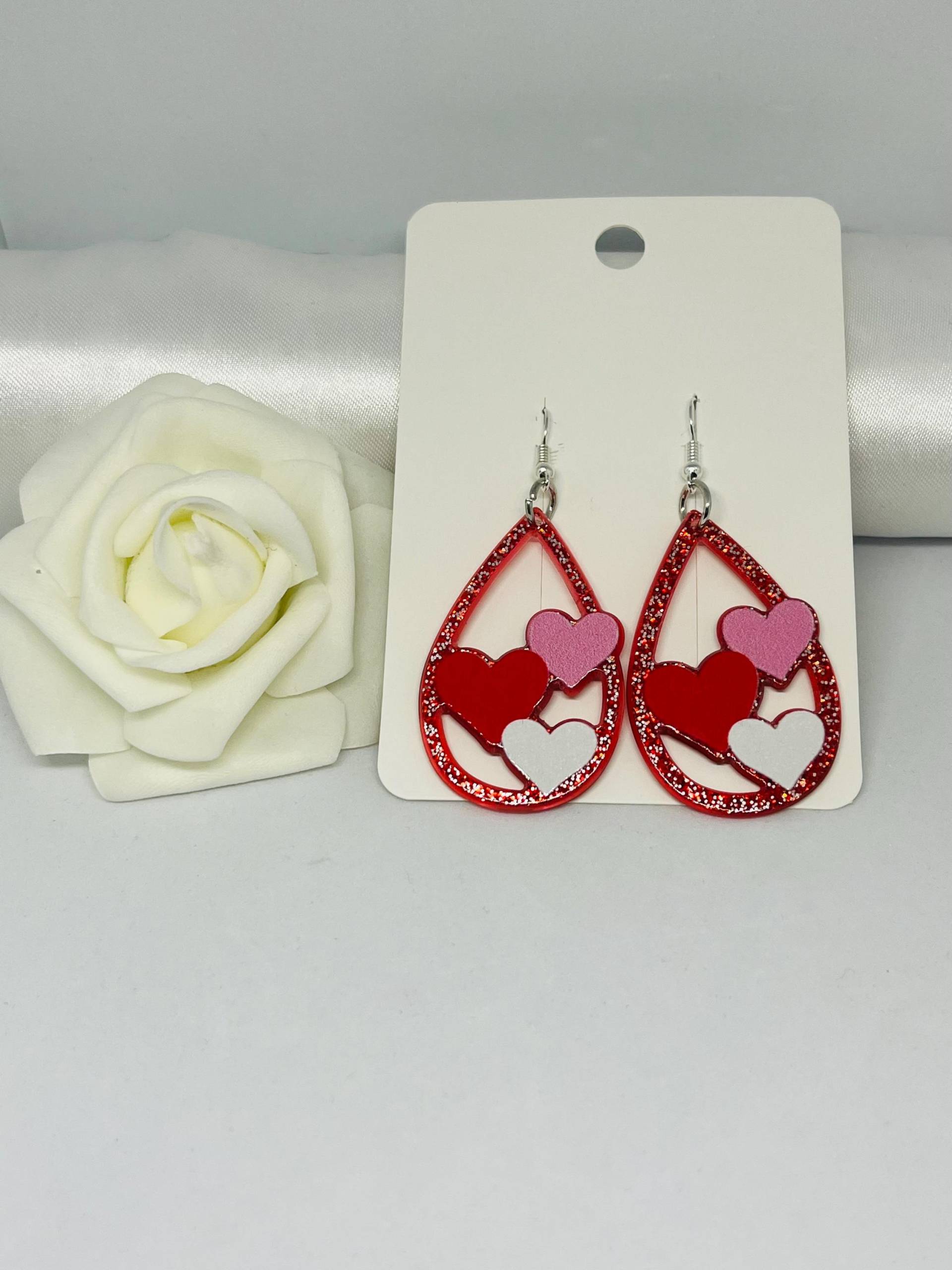 Valentinsohrringe Mit Herzen Und Glitzer/Hypoallergen Hängend von HandmadeBySimone86