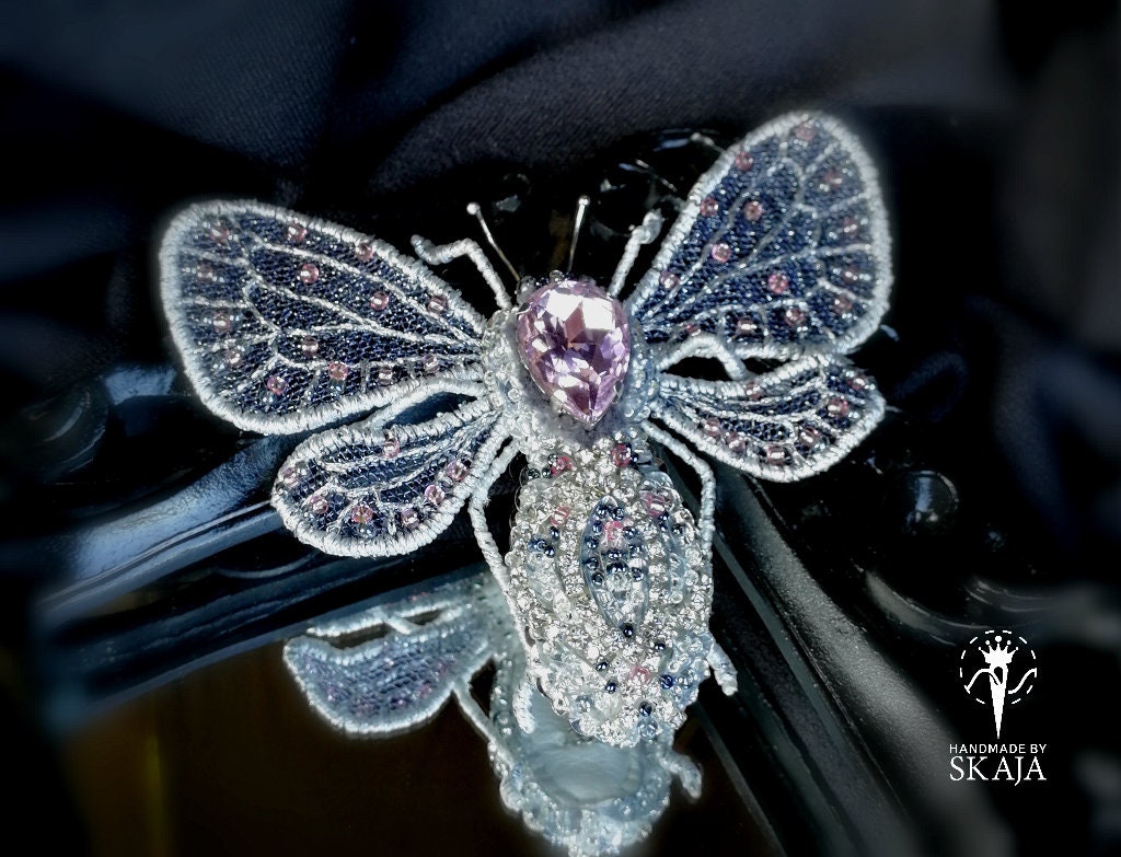 strass in Rosa Und Silber Schmetterling 3D Brosche Insekt Schmuck Zubehör Kristall Fehler Handgemachte strass in Rosa Und Silber Schmetterling 3D Brosche Insekt Schmuck Zubehör Kristall Fehler Handgemachte von HandmadeBySkaJa