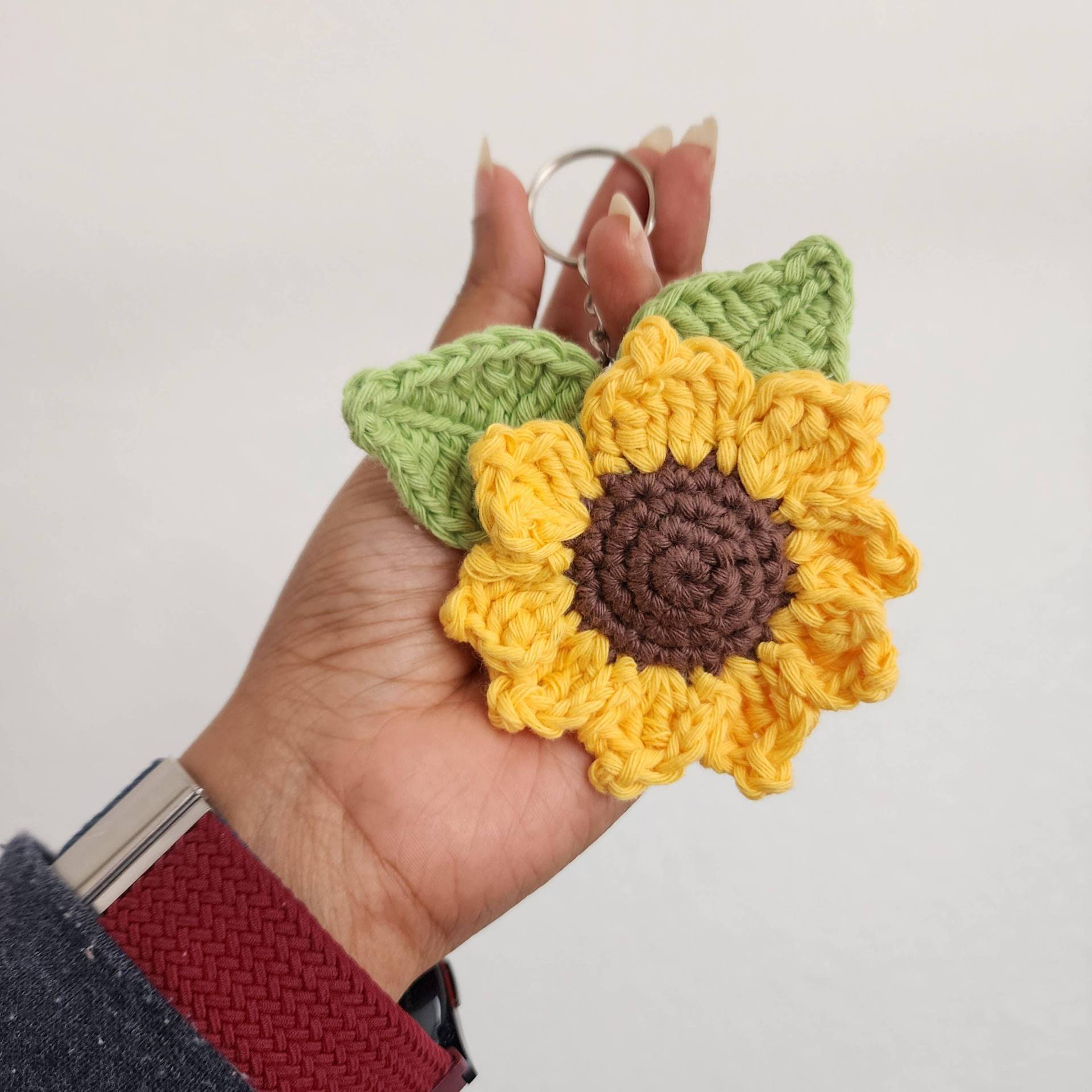 Bunte Sonnenblume Schlüsselanhänger | Handgewebter Gehäkelter Heller Blumencharme Geschenk Für Sie Niedliches Taschenaccessoire Boho Bunte Sonnenblume Schlüsselanhänger | Handgewebter Gehäkelter Heller Blumencharme Geschenk Für Sie Niedliches Taschenaccessoire Boho von HandmadeByUruba
