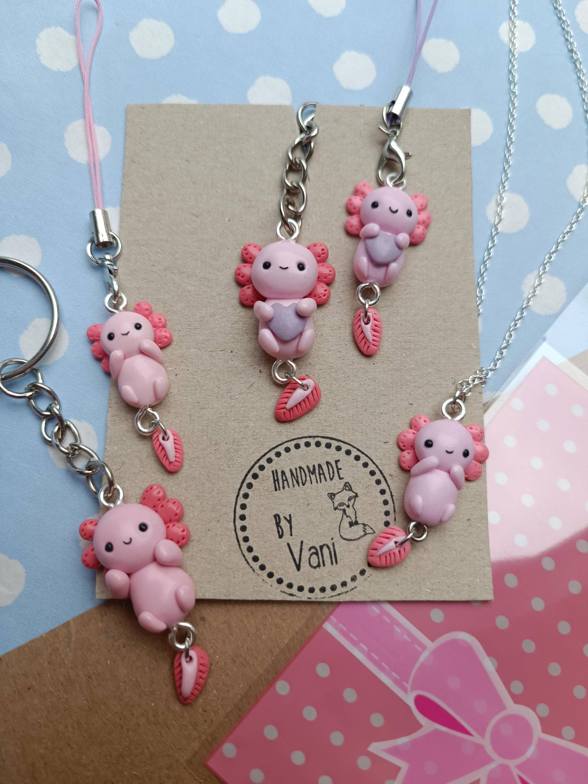 Axolotl Schlüsselanhänger, Kette, Handyanhänger Und Ohrstecker Axolotl Schlüsselanhänger, Kette, Handyanhänger Und Ohrstecker von HandmadeByVani