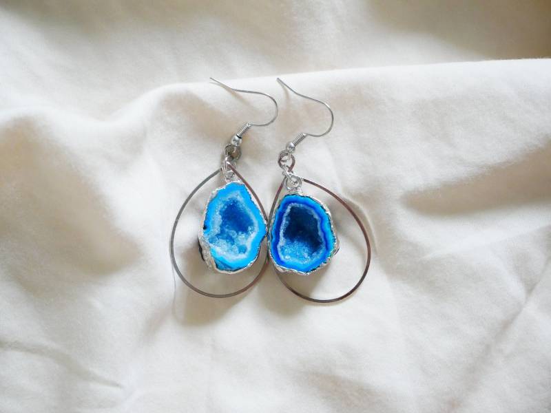 Blaue Achat Geode Silber Ohrringe, Baumeln Kristall Natürliche Edelstein Scheibe Ohrringe Für Frauen von HandmadeByVermeer