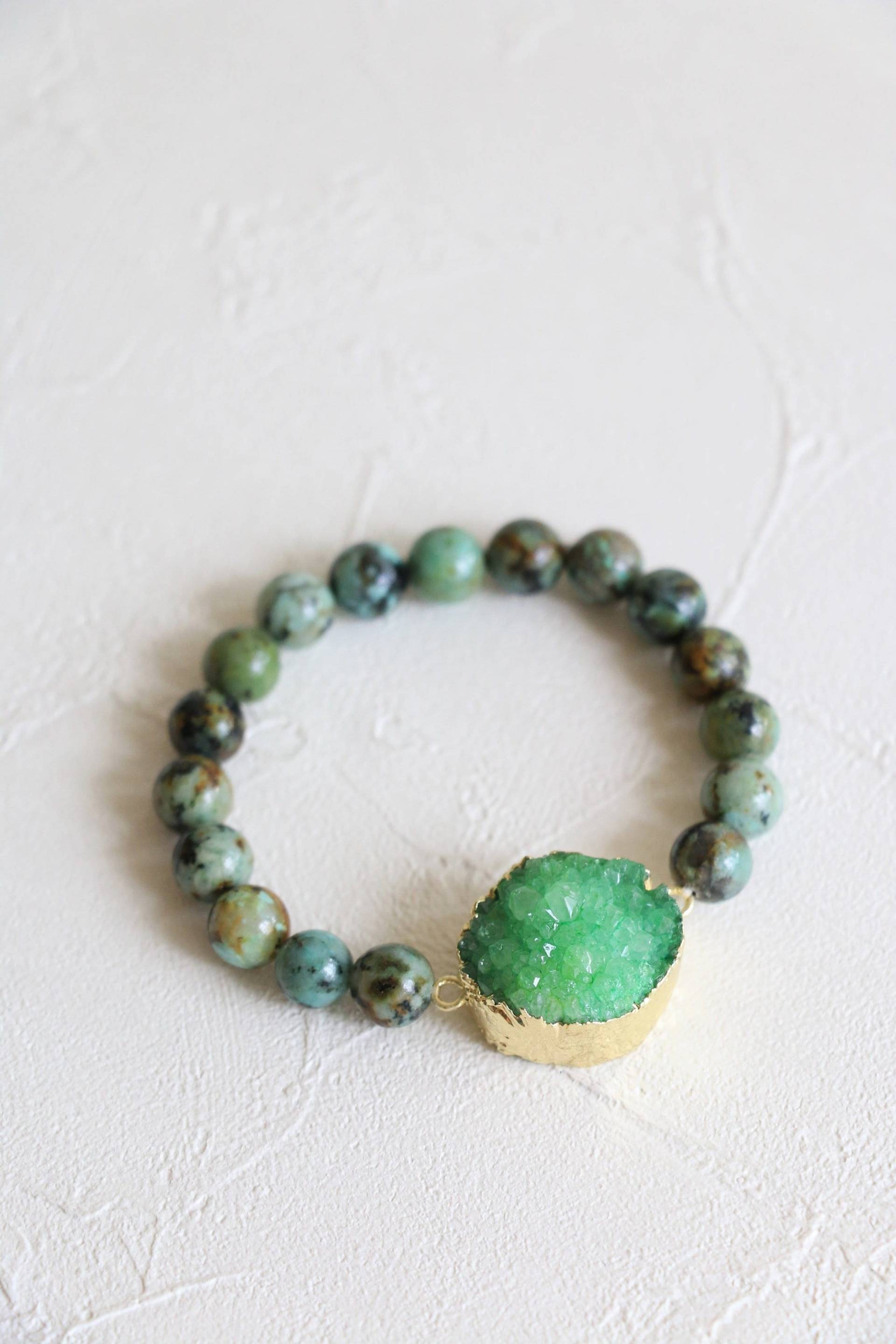 Druzy Stretch Armband, Kristall Rohes Quarz Perlen Edelstein Armband Für Frauen von HandmadeByVermeer