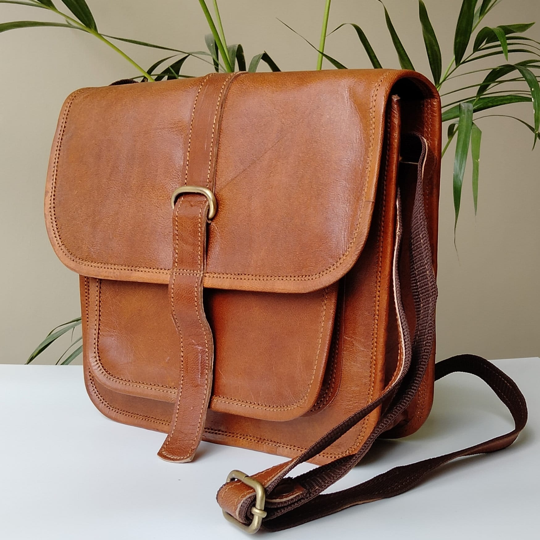 Leder Crossbody Taschen Für Frauen Ledertasche Kleine Cross Body Geldbörse Handtasche Geschenk Ihre Schultertasche Muttertagsgeschenk von HandmadeCYKarigar