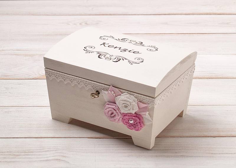 Schmuckschatulle Für Mädchen, Personalisierte Neue Baby-Memory-Box Kleine Mädchen Gravur Erinnerungsbox Baby Taufe Blumenmädchen Geschenk von HandmadeDecoupage