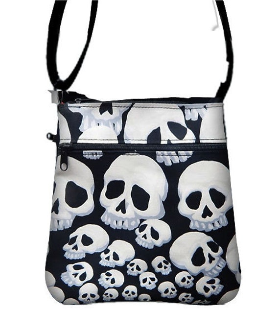 Unendlich Handgefertigte Crossbody Bag Totenköpfe Infinity Gothic Schultertasche von HandmadeFashion