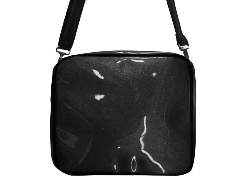 "Us Handmade Handtasche Große Crossover Body Bag Mit "Shiny Simmering Glossy Black" Stoff New von HandmadeFashion