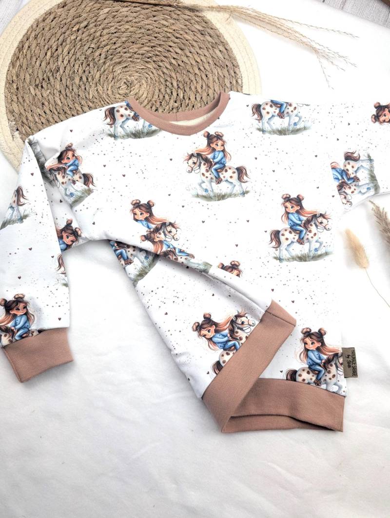 Handgemachter Mädchen Pullover Mit Pferden/Kinder Sweatshirt Pferde Größe 62-164 - Hoodie Pferd von HandmadeGaragbyStefi