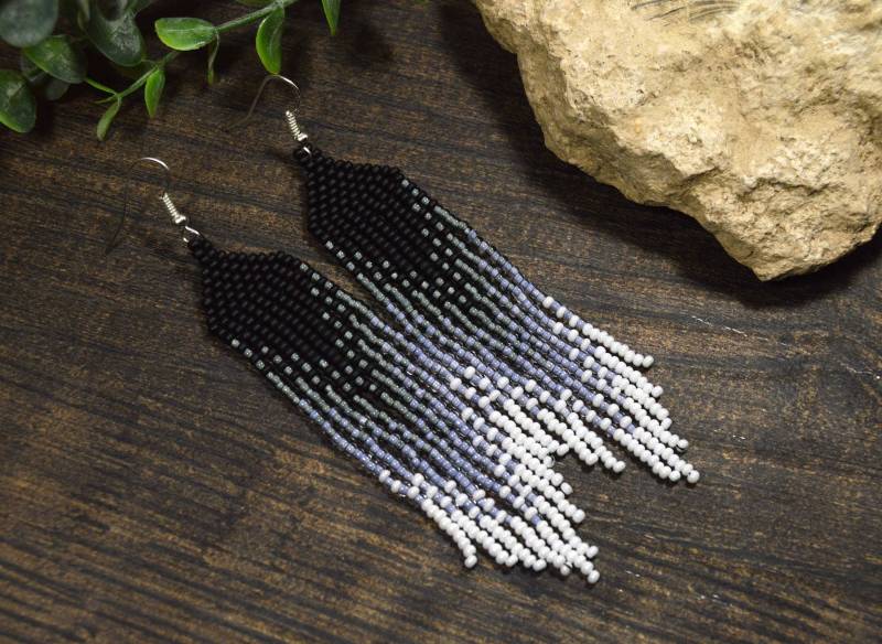 Lange Farbverlauf Fransen Perlen, Rocailles Perlen Ohrringe von HandmadeGiftsStore