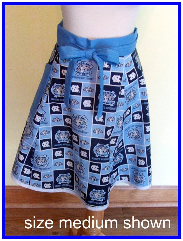 Individuelle Schürze Aus Baumwolle Unc Tarheel Stoff Individuelle Schürze Aus Baumwolle Unc Tarheel Stoff von HandmadeHeaven