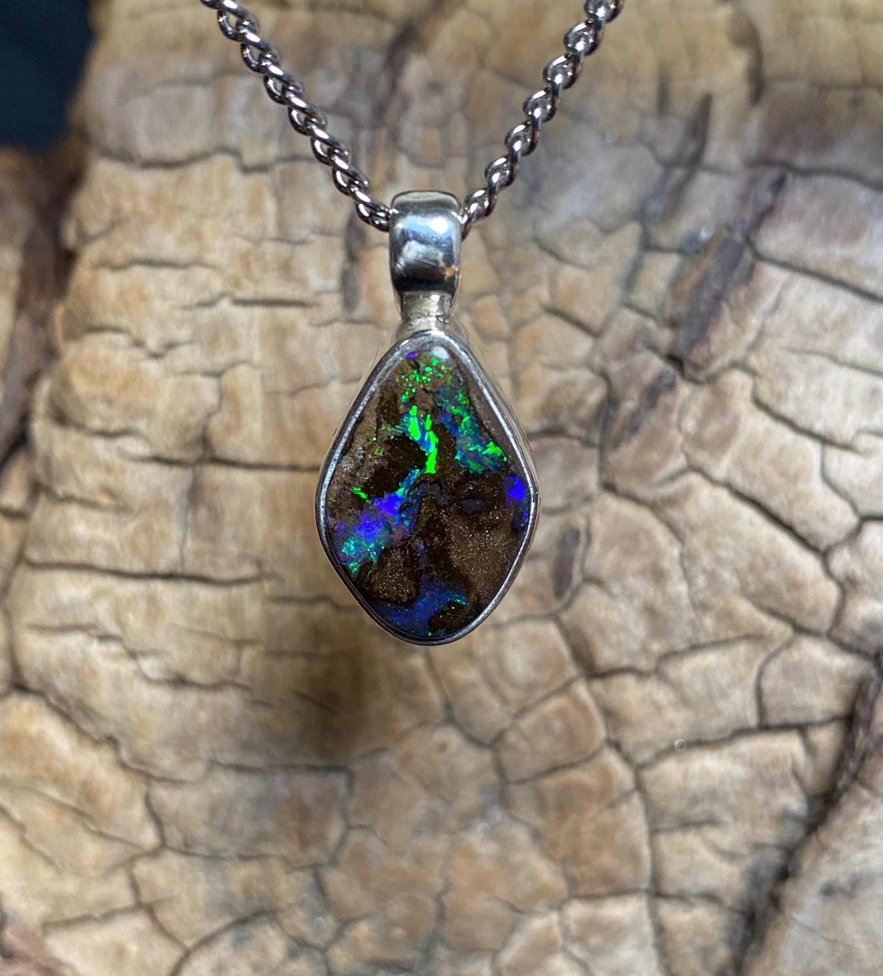 Boulder Opal Anhänger Halskette Schmuck Silber/Geburtstagsgeschenk /Hochzeitsgeschenk Echter Anhänger - Opalkette Damen/Herren Boulder Opal Anhänger Halskette Schmuck Silber/Geburtstagsgeschenk /Hochzeitsgeschenk Echter Anhänger - Opalkette Damen/Herren von HandmadeInOsttirol