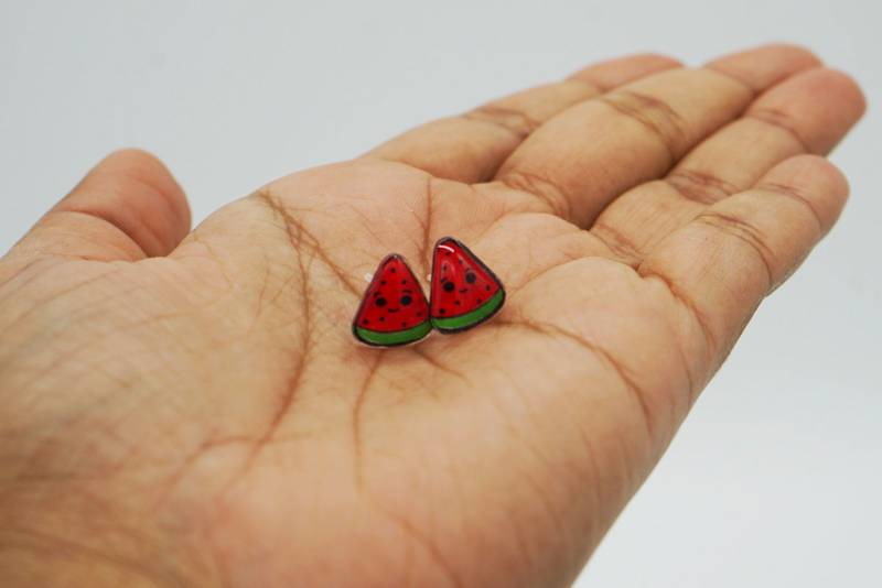 Niedliche Wassermelonen Essen Mini Ohrstecker/Lustiges Schrulliges Unikat Fröhlicher Schmuck Für Kinder Geschenke Mädchen Miniatur Obst Sommer von HandmadeLittlThings