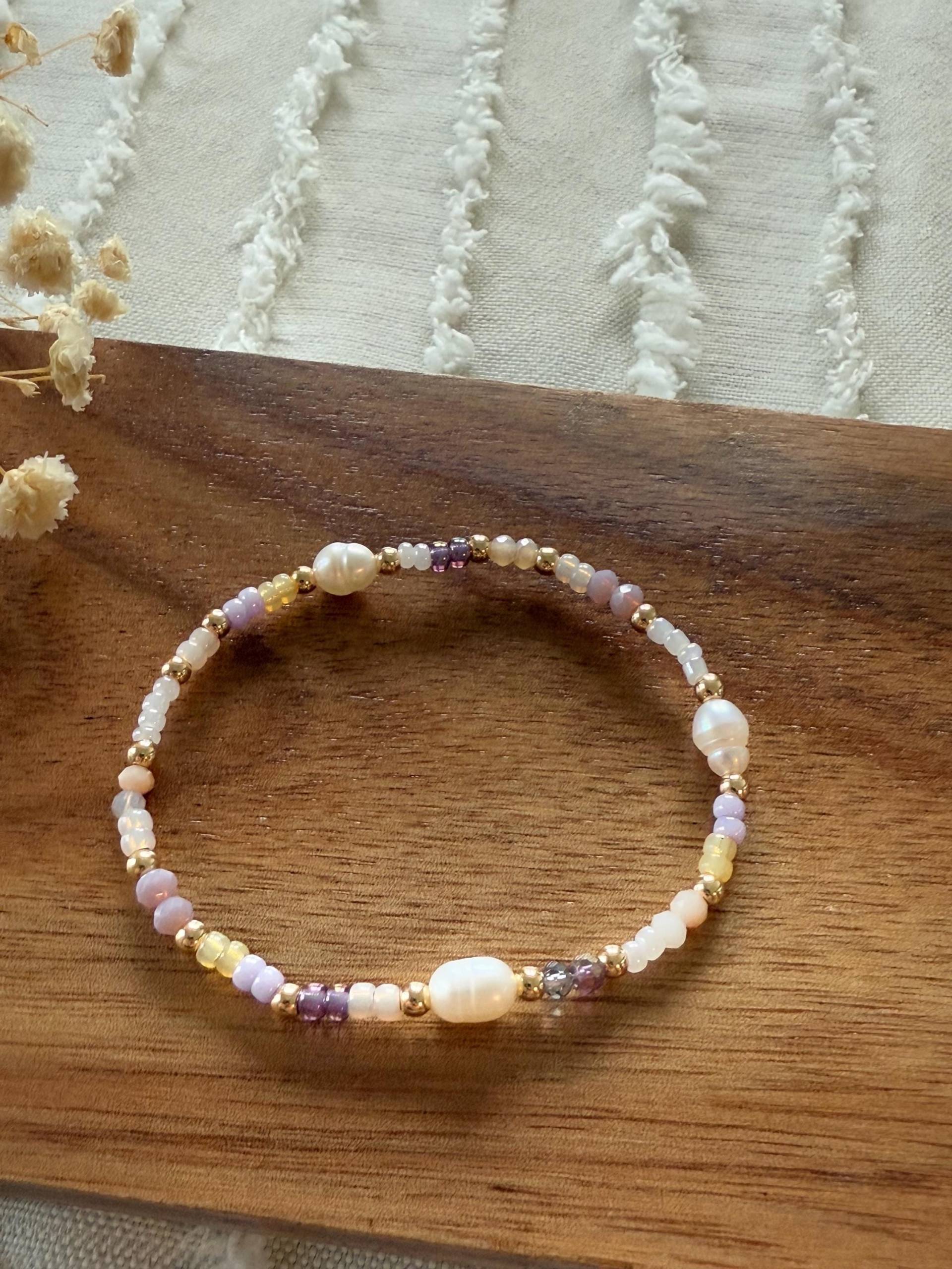 Armband Perlenarmband Schmuck Accessories Edelstahl Gold Vergoldet Perlen Band Schmuckset Geschenkset Elegant Handgemacht Elastisch Pastell von HandmadeLoveByJKnn