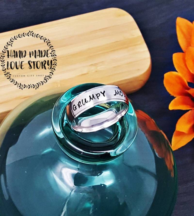 Handgestempelter Edelstahlring Personalisierter Namensring, Ehering von HandmadeLoveStory
