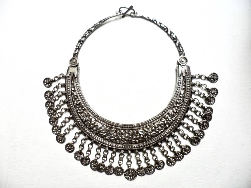 Antike Silberne Mondkette | Chamel, 19. Jahrhundert, Uttar Pradesh, Indien von HandmadeMala