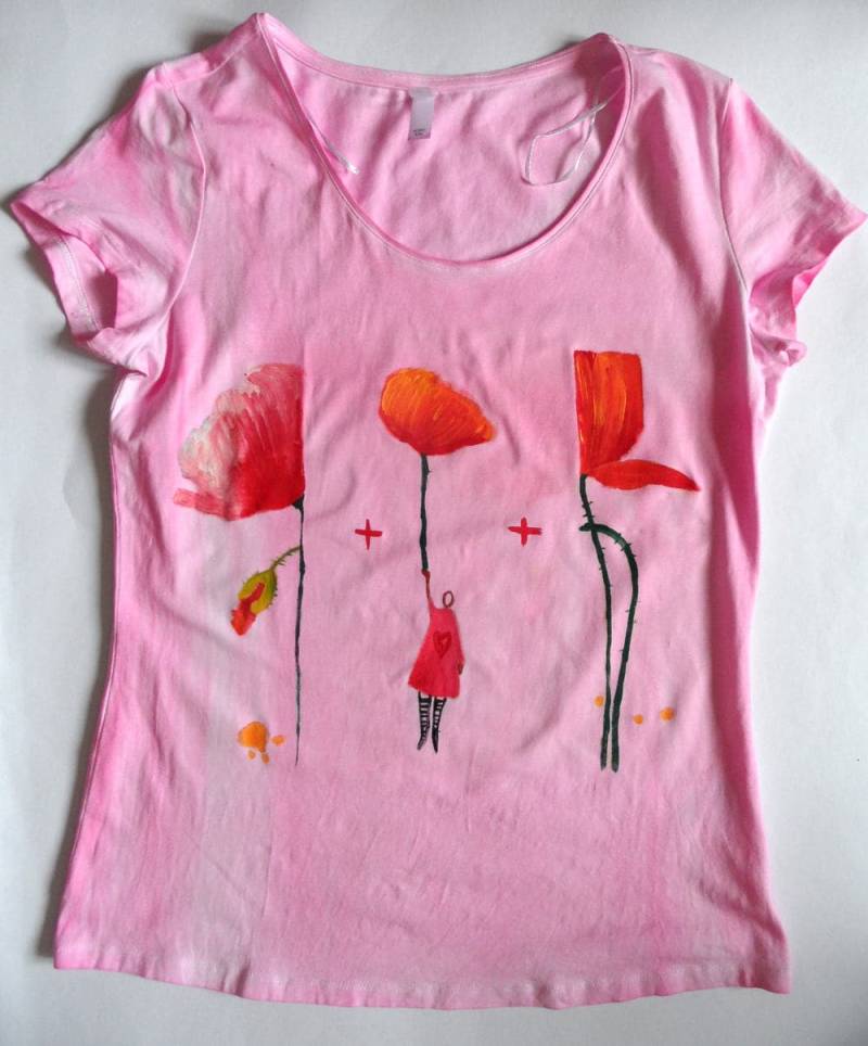 Damen-T-Shirt, Gezeichnet Und Vollständig Handbemalt Im Pastell-Aquarell-stil Mit Roten Mohnblumen in Einer Reichen Farbpalette von HandmadeRetroTshirts