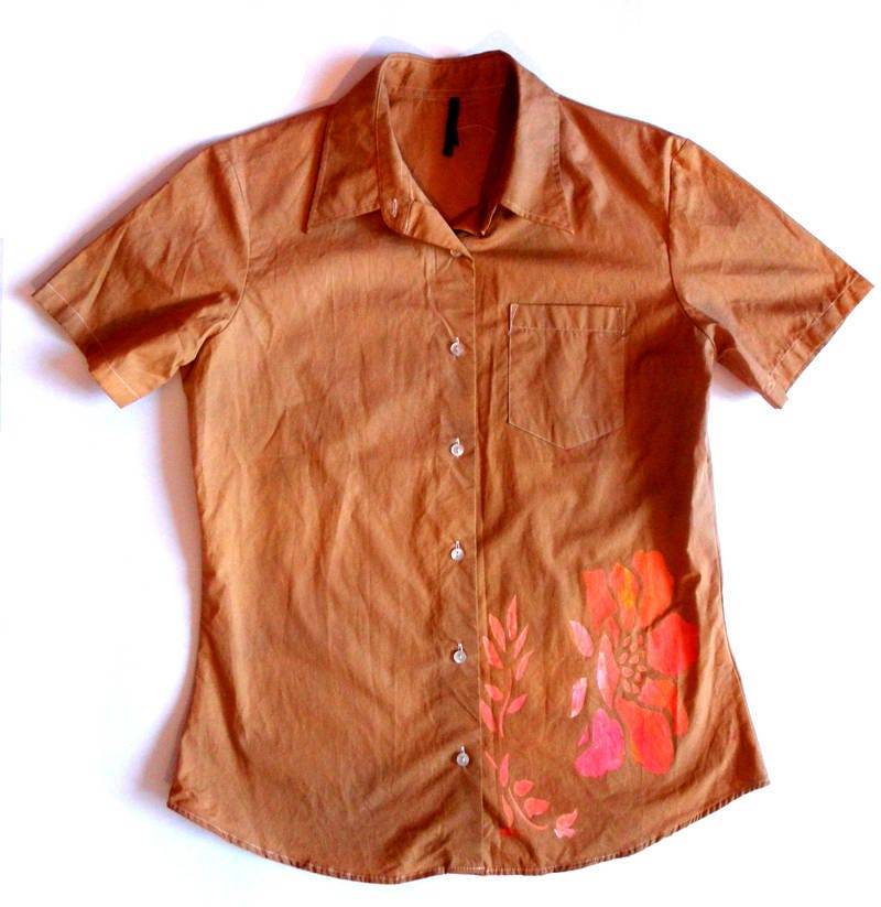Handbemaltes Damen Shirt/Handgemachtes Shirt/Blumen Shirt/Baumwollshirt/Damen Bemaltes Shirt/Design 100% Baumwolle Kurzarm T-Shirt/Handarbeit von HandmadeRetroTshirts