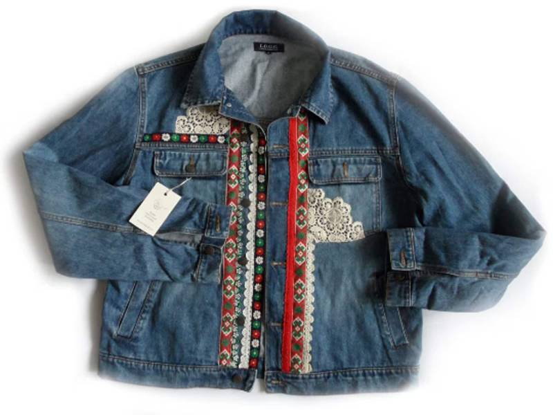 Handgemachte Jacke Für Mama-Bestickte Jeansjacke Damen-Vintage Inspirierte Geprägte Jacke-Blaue Jeansjacke-Patchworkjacke-Capsule Wardrobe Xl von HandmadeRetroTshirts