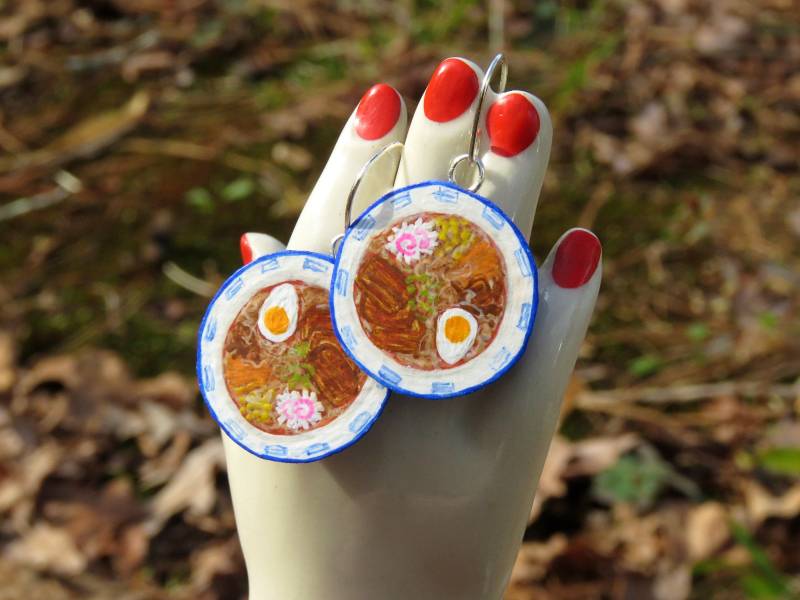 Ramen Handbemalte Ohrringe. Handgemachte Papier von HandmadeSunshinee