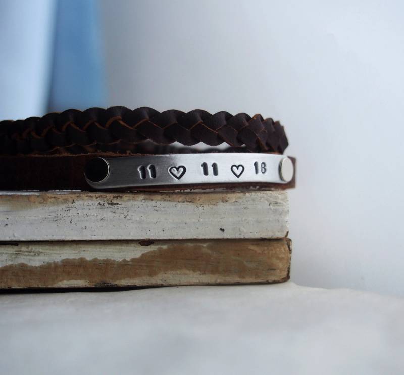 Leder Datum Armband, Personalisierte Armband Freund, Herren Echtes Mann Geschenk, Jahrestag Armbänder Für Freund von HandmadeTalent