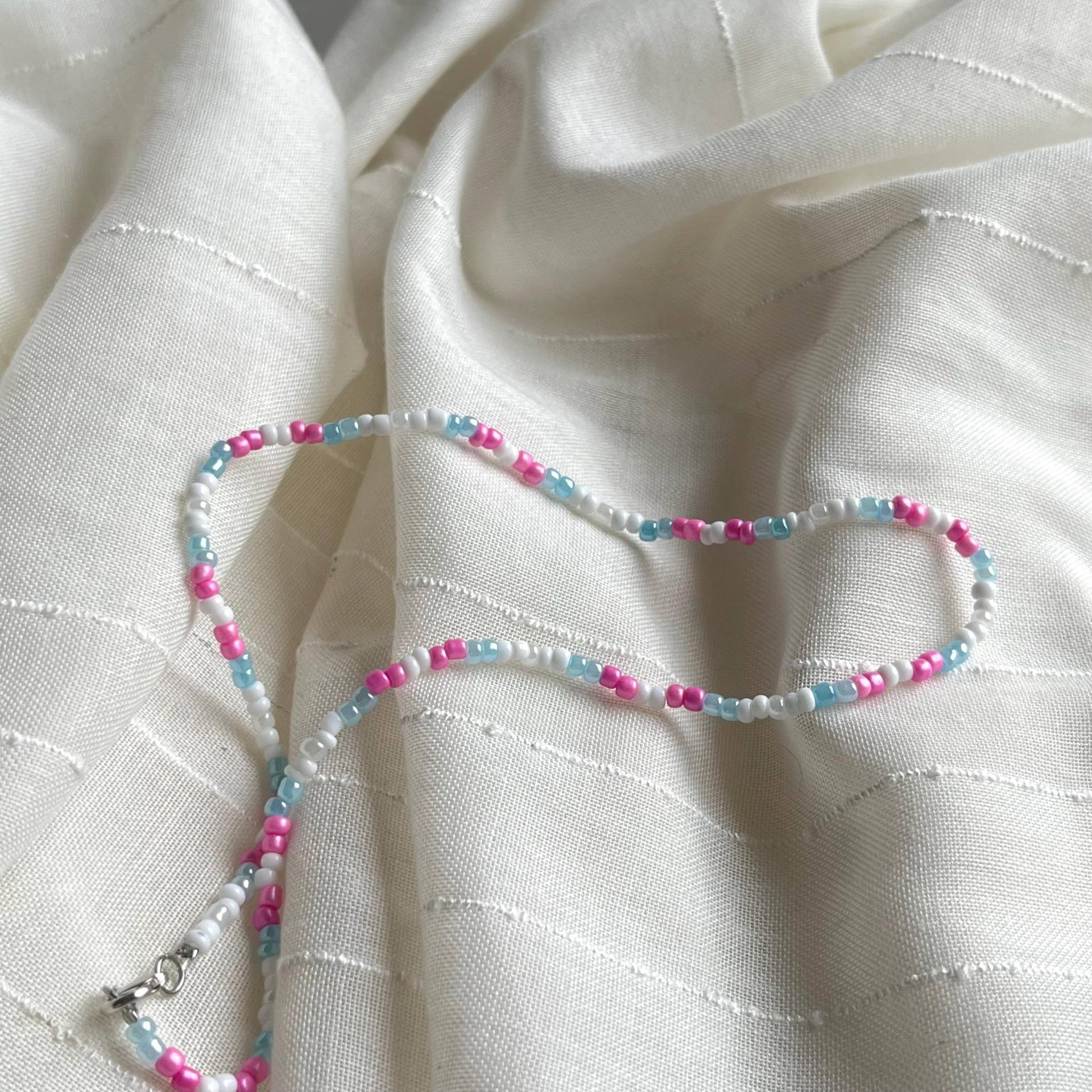 Pride Collection | Transgender Flag Necklace Beaded in Blue, Pink & White Simple Pride Jewellery von HandmadeTalesbyR