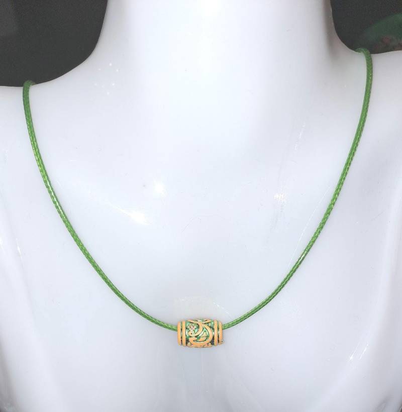 Kunterbunte Halskette Aus Nylonschnur Und Holzperle Kunterbunte Halskette Aus Nylonschnur Und Holzperle von HandmadeWithEmpathy