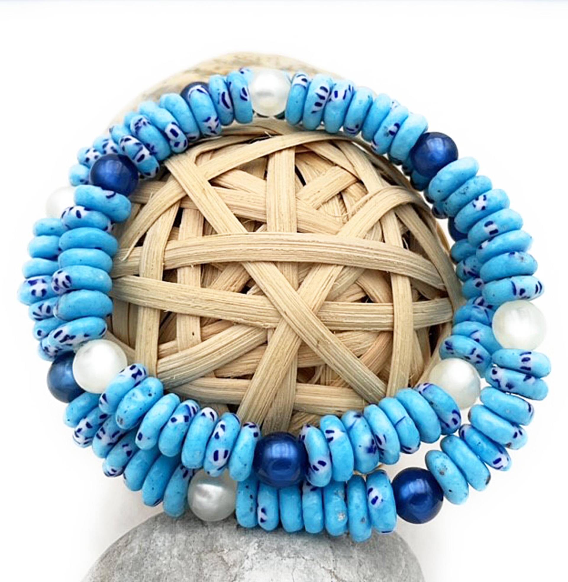 Handgemachter Ethno Perlenschmuck - Moderner Statement Schmuck Trend, Mediterrane Farben, Dehnbarer Nylonfaden 53 cm, Geschenk Finden Handgemachter Ethno Perlenschmuck - Moderner Statement Schmuck Trend, Mediterrane Farben, Dehnbarer Nylonfaden 53 cm, Geschenk Finden von HandmadeWollNet