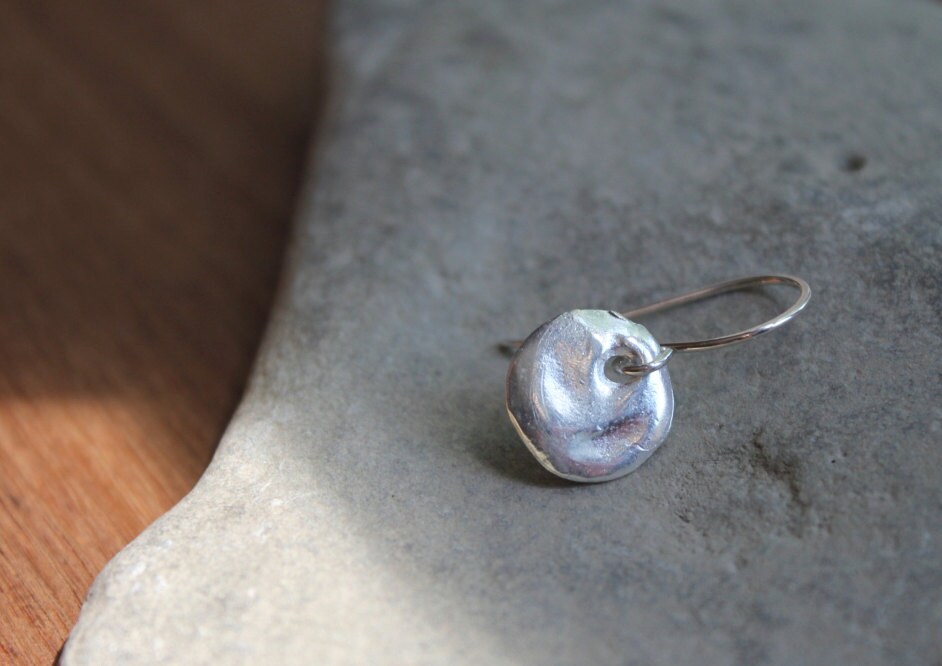Estes Park Organic Silberlinsen-Ohrringe An Sterlingsilber-Brisuren - Die Perfekten Ohrringe Für Jeden Tag Estes Park Organic Silberlinsen-Ohrringe An Sterlingsilber-Brisuren - Die Perfekten Ohrringe Für Jeden Tag von HandmadebyAnnePotter