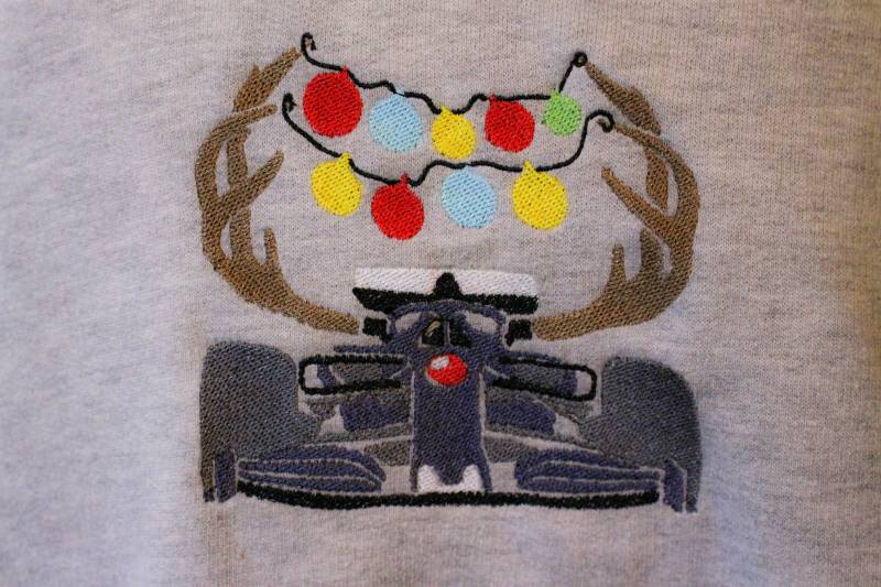Formel 1 Weihnachtspullover von HandmadebyBeeCrafts
