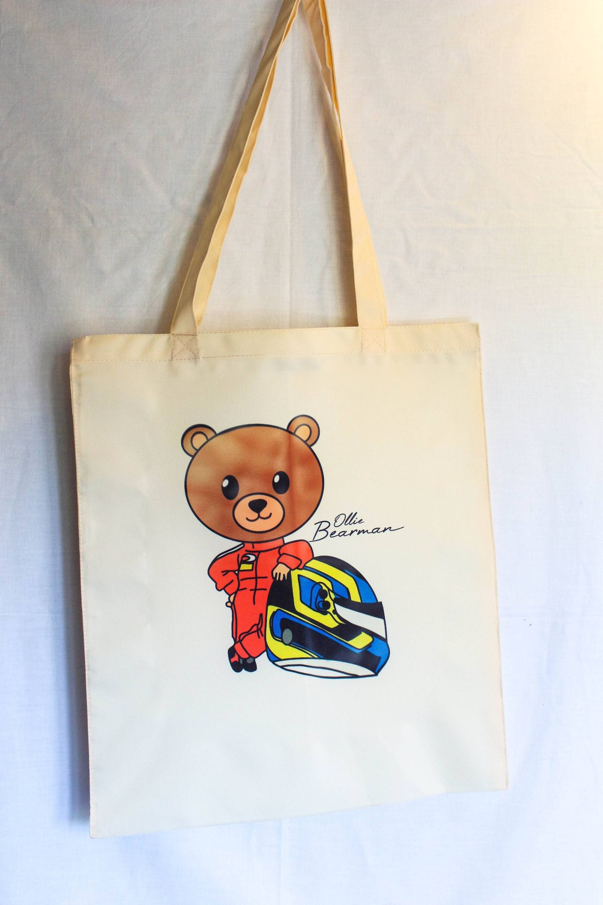 Ole Bearman Tragetasche - Formel 2 Fahrer von HandmadebyBeeCrafts