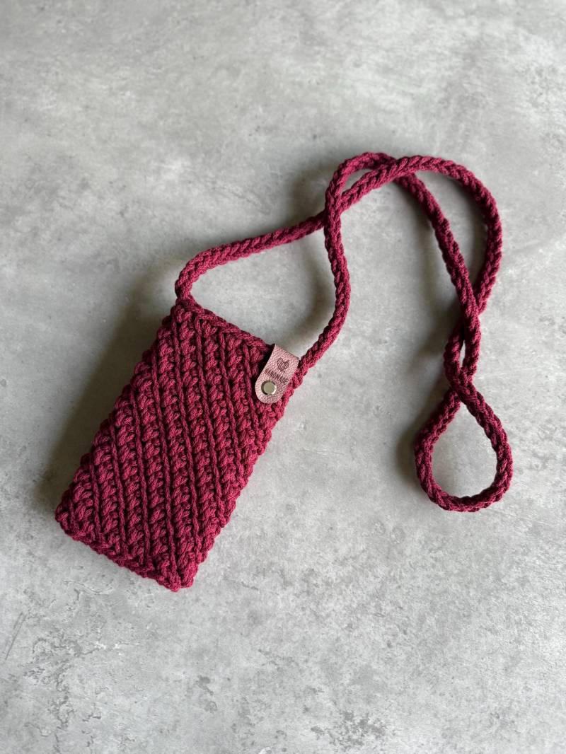 Gehäkelte Handytasche, Elegante Crossbody-Tasche Im Gänsefüßchenmuster, Smartphone-Tasche von HandmadebyDesignelli