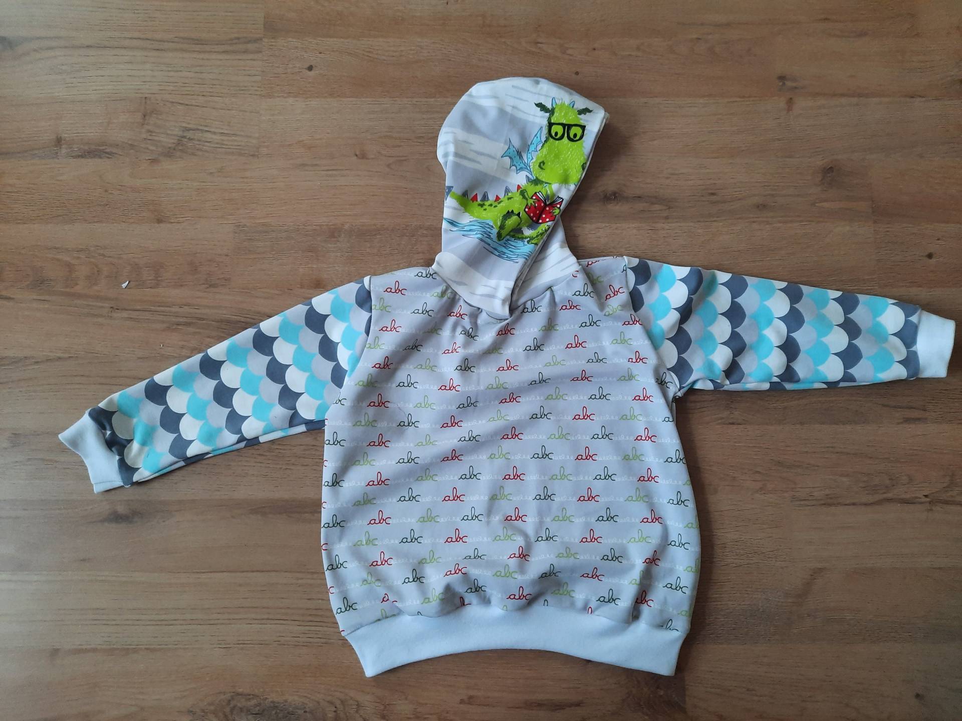 Handmade Hoodie Größe 80 Drache Und Abc Handmade Hoodie Größe 80 Drache Und Abc von HandmadebyJackyS