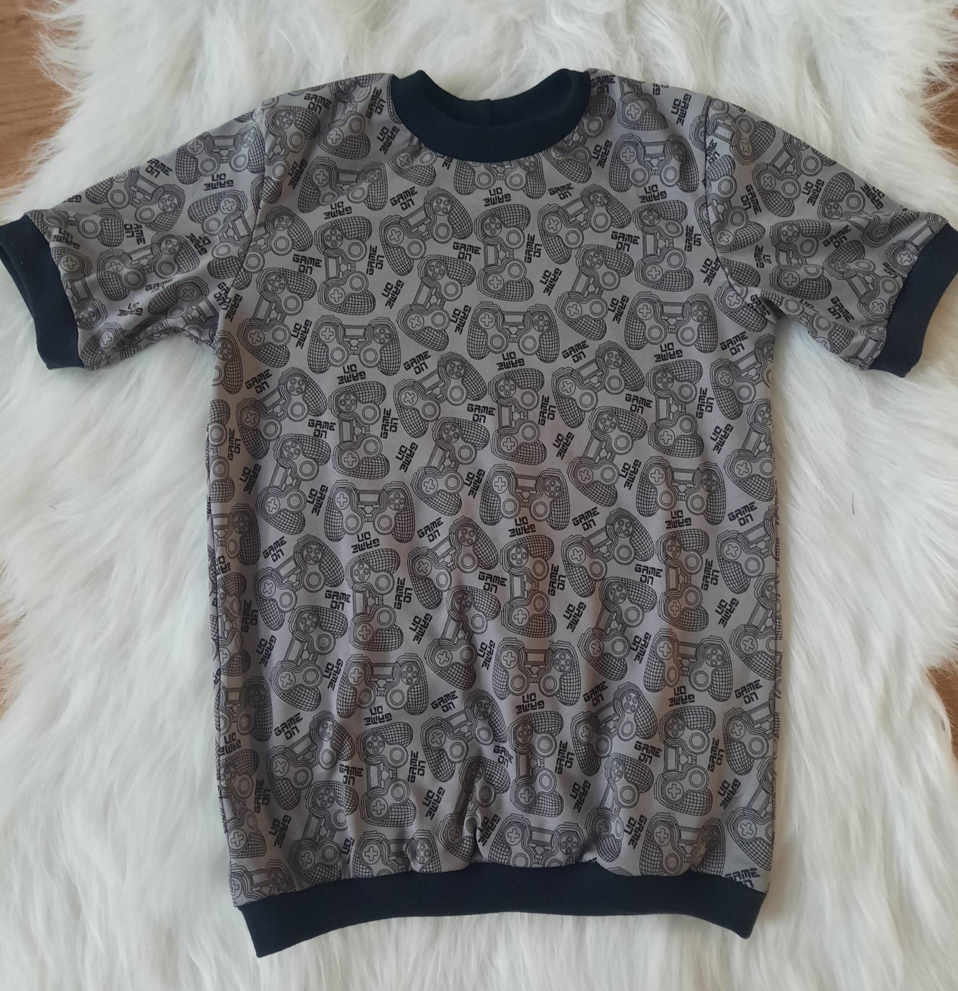 Tolle Tshirts Größe 128 Gamer Dinos Fledermäuse Tolle Tshirts Größe 128 Gamer Dinos Fledermäuse von HandmadebyJackyS