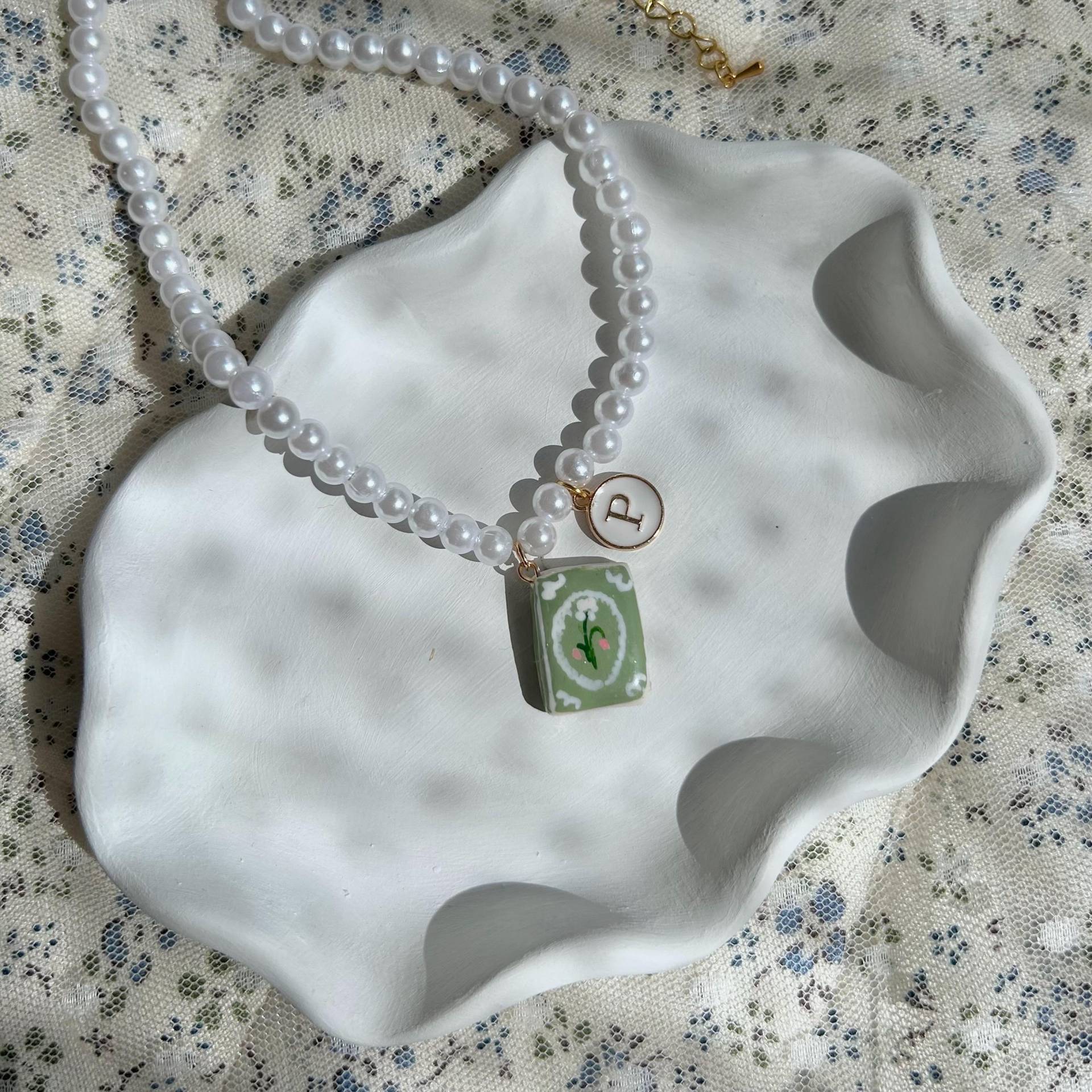 Handmade Charm Faux-Pearl Necklace Personalized Initial Pendant Dainty Teen Jewelry Gift Idea Birthday Present Cute Accessory For Bestie von HandmadebyKeraniShop