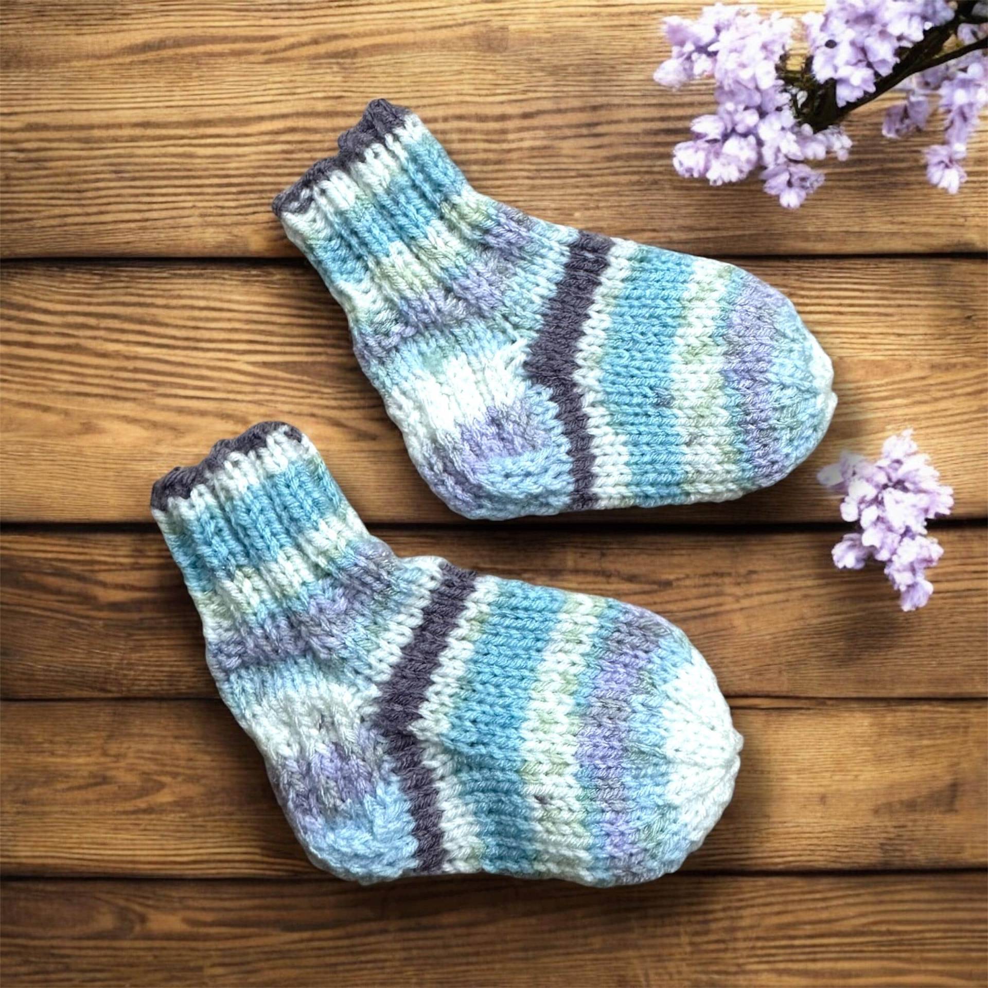 Handgestrickte Baby Socken Handgestrickte Baby Socken von HandmadebyPatricija