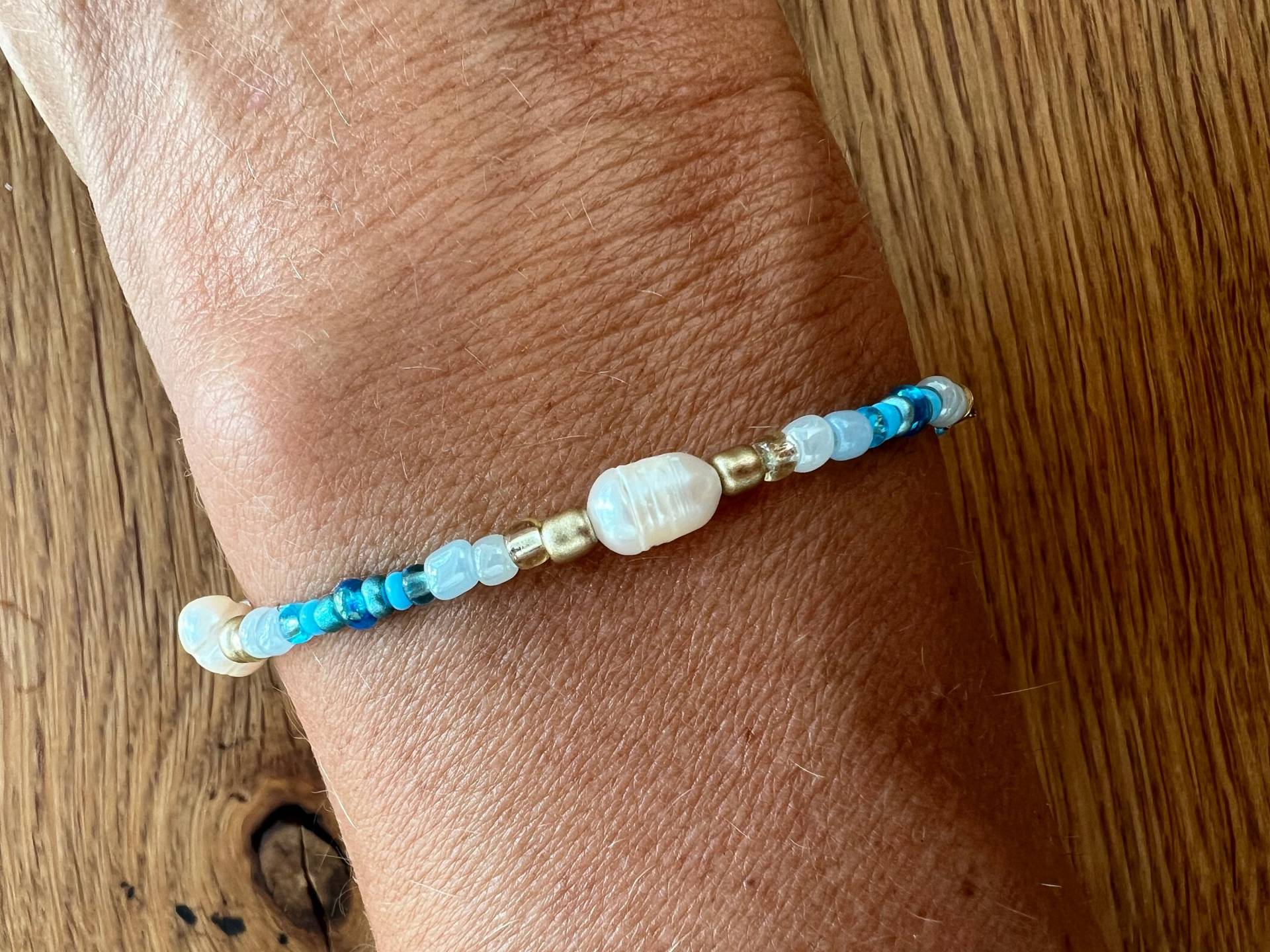 Perlenarmband Mit Süßwasserperlen Perlenarmband Mit Süßwasserperlen von HandmadebyemiliaShop