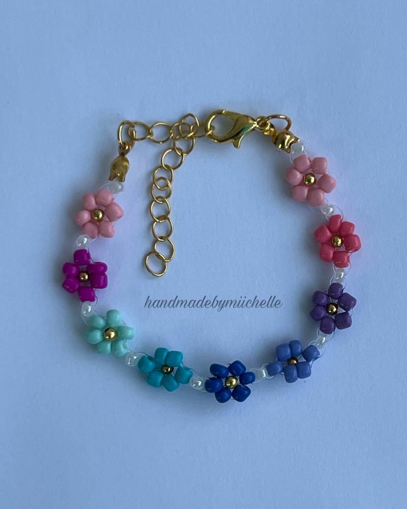 Buntes Blumenarmband Buntes Blumenarmband von Handmadebymiichelle