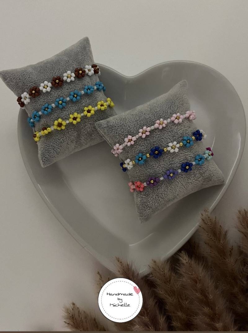 Handgemachtes Blumenarmband von Handmadebymiichelle
