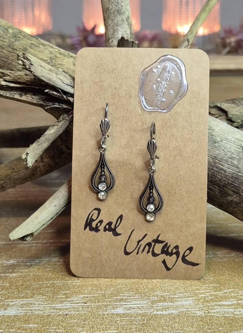 Echte Vintage Ohrringe Bronzefarben Mit Strassbesatz Echte Vintage Ohrringe Bronzefarben Mit Strassbesatz von Handmadebythewitch