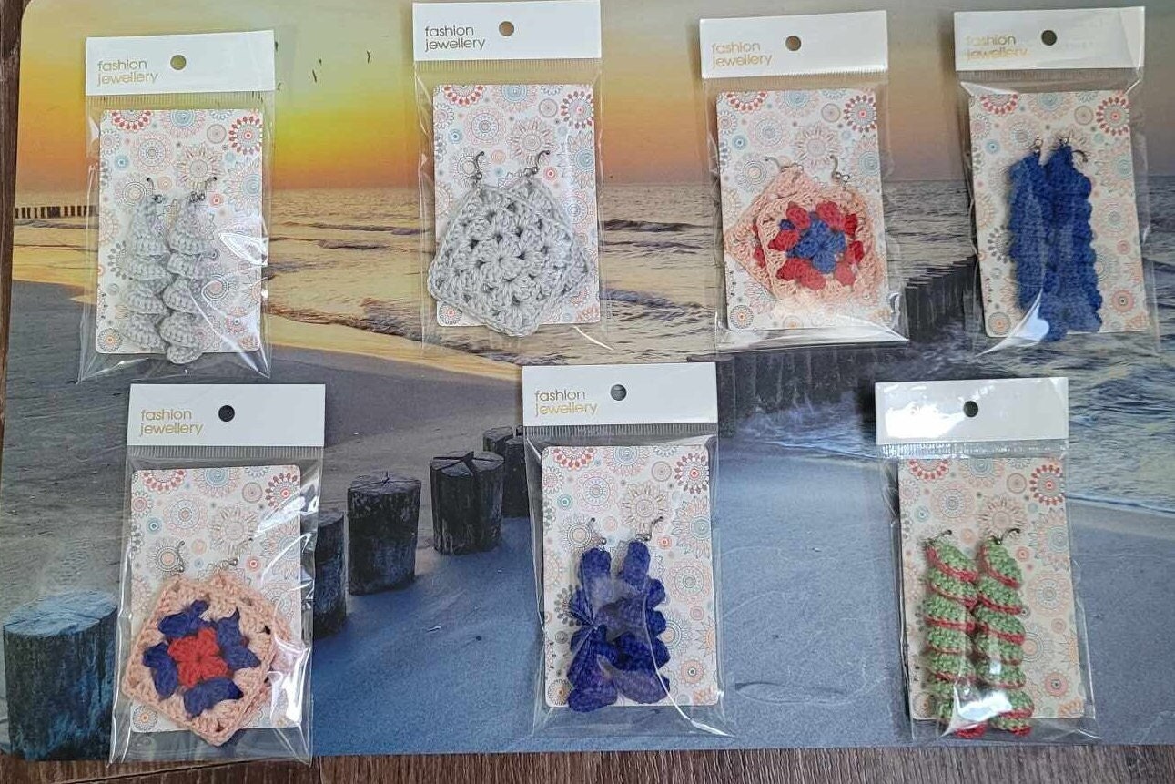 Handgefertigte Gehäkelte Ohrringe Handgefertigte Gehäkelte Ohrringe von HandmadediaDesign