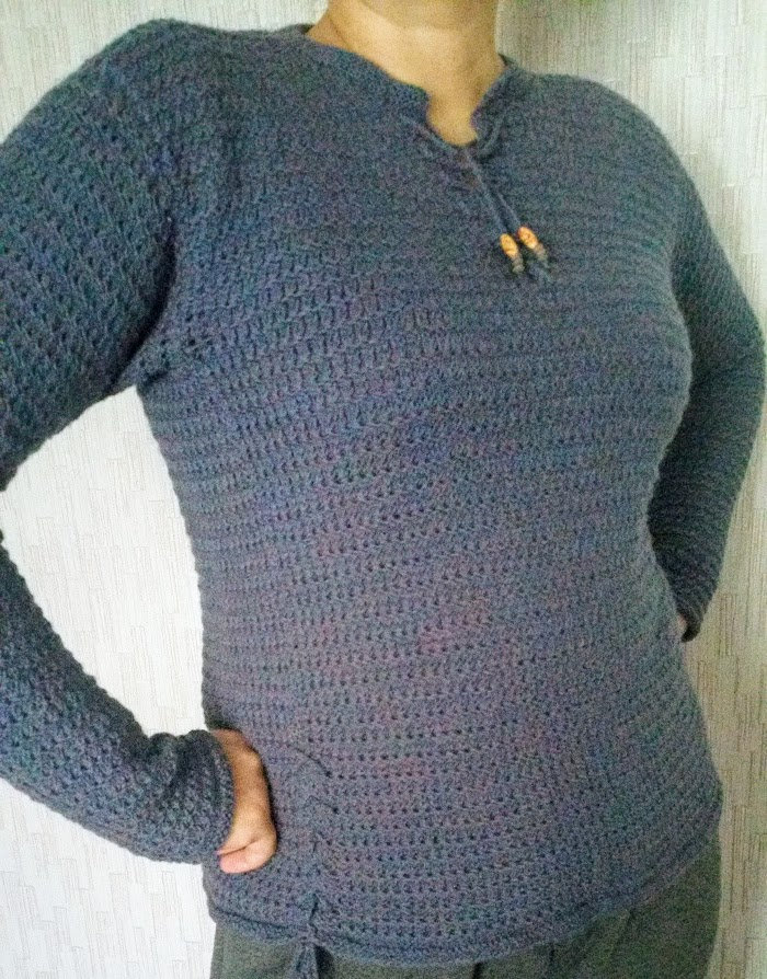 Blauer Grobstrick-Pullover Mit Extra Langen Ärmeln, Größe M-L von HandmadeitemsLV