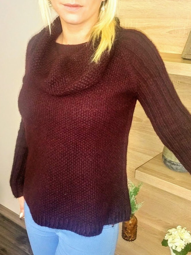 Handgestrickter Oversize Weinroter Alpaka Pullover Lockerer Damen Grösse S-L von HandmadeitemsLV